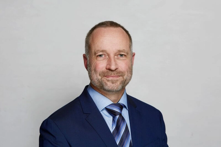 Jacob Trøst føler sig klar til at vende tilbage til borgmesterhvervet, som han fremover vil gribe lidt anderledes an. "Det der med at køre i to måneder uden at holde fri, er ikke holdbart i længden," siger han til Bornholms Tidende.