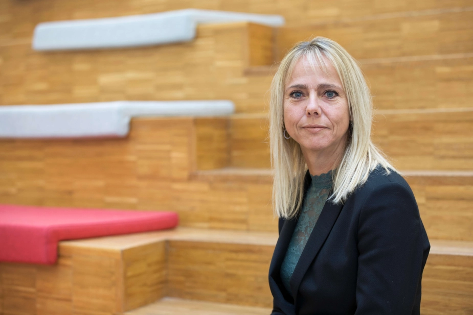 Hvis vi skal lykkes med at udvikle gode sundhedsløsninger i ’det nære’ kræver det, at vi dagsordenssætter vores brede faglighed, vores lokalkendskab og fokus på det hele menneske som herre i eget liv, skriver Mette Andreassen, direktør for Social, Sundhed og Omsorg i Viborg Kommune, i dette debatindlæg.