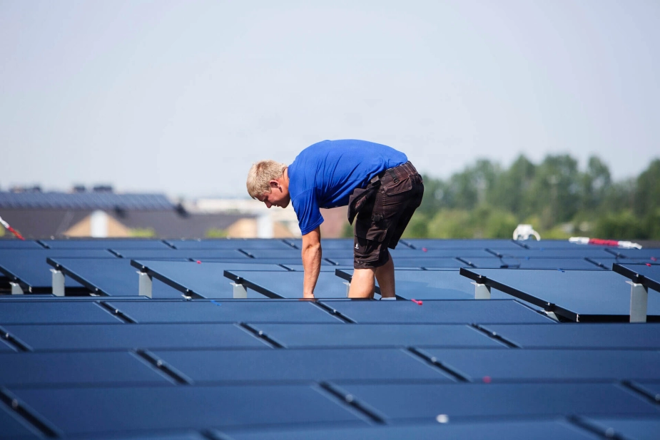 Det er forventningen, at ændringen i reglerne skal føre til endnu flere solceller på offentlige bygninger.