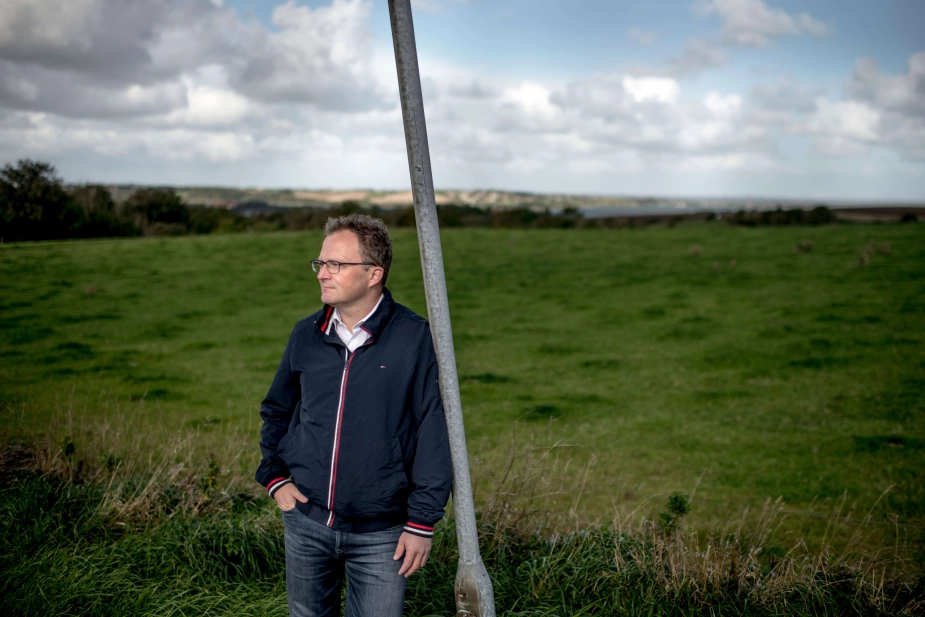Formand for Landdistrikternes Fællesråd, Steffen Damsgaard, er ikke tilfreds med regeringens plan for almene boliger.