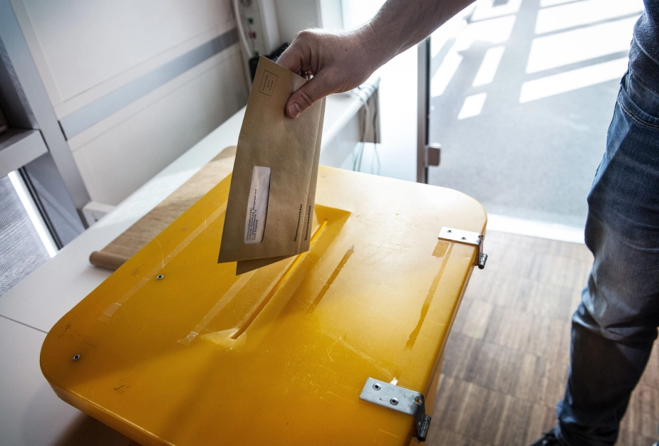 Man kan brevstemme fra nær og fjern og endda så mange gange, man har lyst til.
