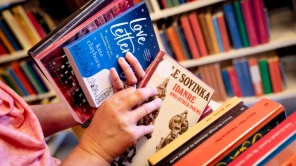 Politikere siger nej til at hæve aldersgrænsen til bibliotek