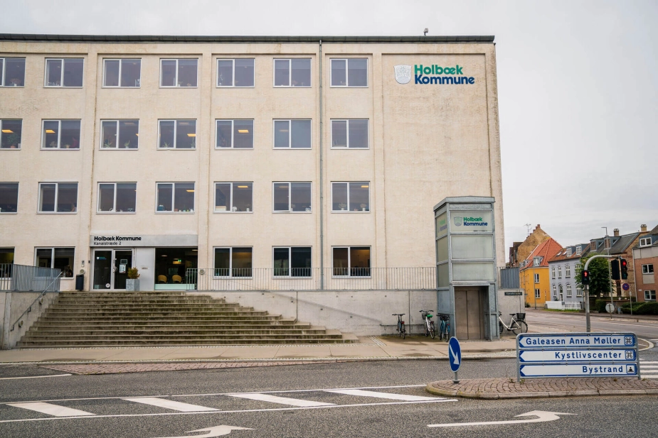Holbæk Kommune ligger i toppen af ny benchmarkanalyse som den kommune, som bruger mindst på administration pr. borger.
