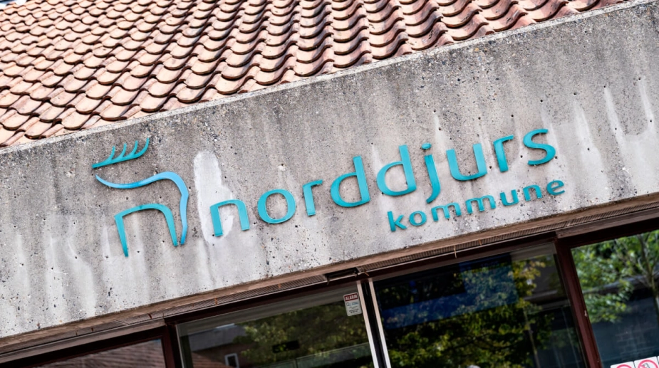 Byrådene i Norddjurs og Syddjurs kommuner udpeger hver tre medlemmer til bestyrelsen i Reno Djurs I/S efter kommunalvalget. Alle seks bestyrelsesmedlemmer er også valgt til byrådet.