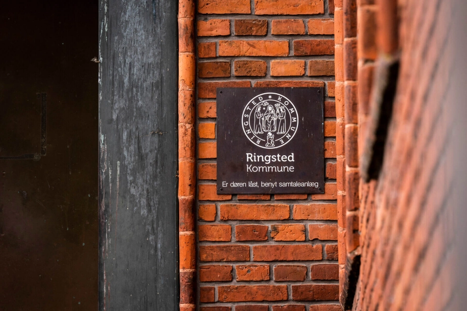 Konstitueret kommunaldirektør i Ringsted Kommune, Kasper Sonne, mener, at sagen kan skade kommunens mulighed for at varetage sine økonomiske interesser og pga. dens alvorlighed er den nu politianmeldt.