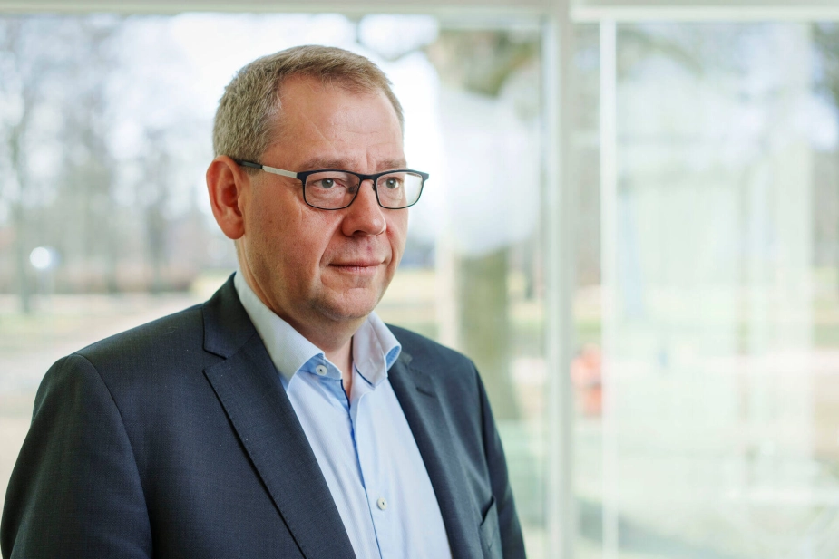 Borgmester i Allerød Karsten Längerich vil fortrække statsgarantien, selvom han i 2024 og 2025 valgte at selvbudgettere. Han mener, at beslutningen er for kompleks til byrådene.