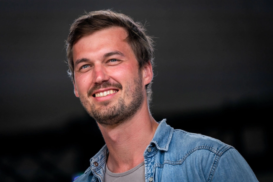 Det er Radikale Venstres spidskandidat, Christopher Røhl, der driver forslaget i København om flere sygedage til kommunalt ansatte med børn.