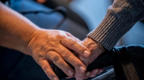 Mere selvbestemmelse i ældreplejen øger medarbejdernes motivation