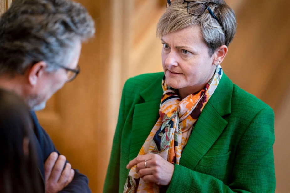 Ministeren havde allerede bedt om redegørelserne før udsendelsen blev vist. Nu afføder de kritik.