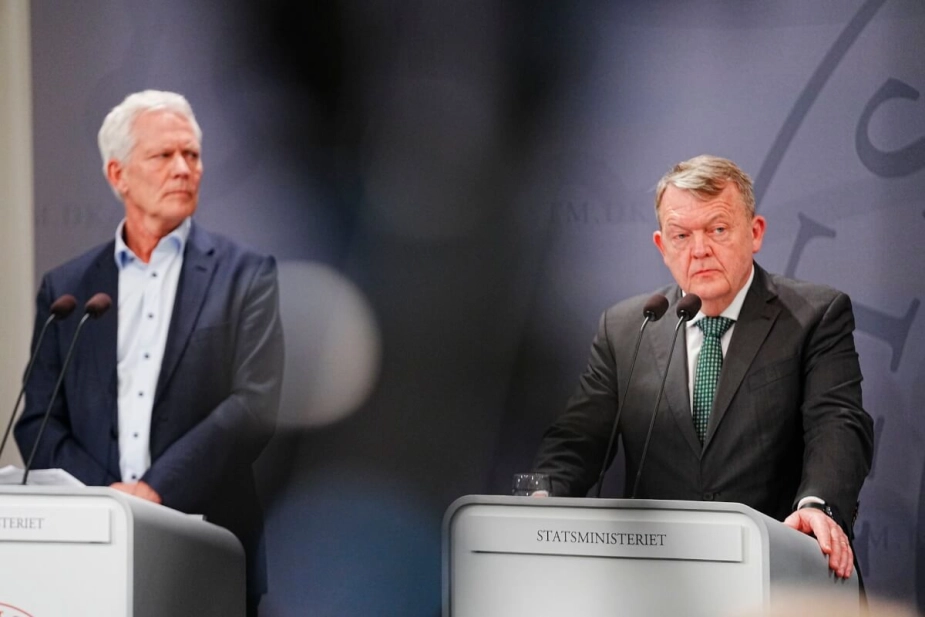 Formanden for Sundhedsstrukturkommissionen Jesper Fisker sammen med Moderaternes politiske leder Lars Løkke Rasmussen, da kommissionen blev præsenteret i marts 2023.