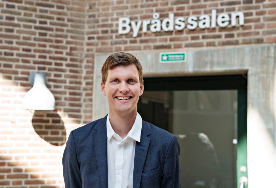 Aalborg Kommune skal som arbejdsplads være mere familievenlig, mener borgmester Lasse Frimand Jensen (S) og SF's Jane Østergaard.