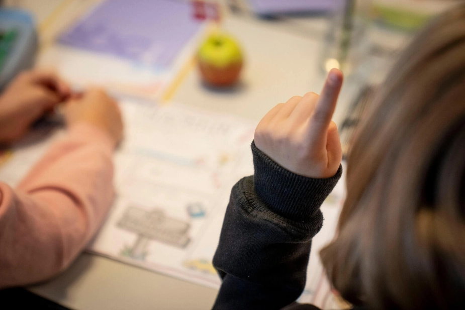 Antallet af elever i folkeskolernes almenklasser er faldet med 33.900 elever, mens der er kommet 6.000 flere elever i segregerede specialtilbud fra 2019 til 2024.