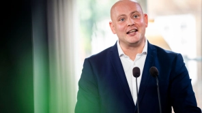 Kulturminister redder børnehus efter tovtrækkeri med kommune