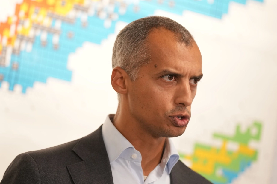 Børne- og undervisningsminister Mattias Tesfaye, S, udskyder nu kravet om minimumsnormeringer i de private daginstitutioner.