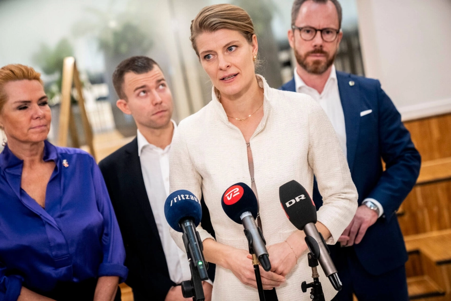 Beskæftigelsesminister Ane Halsboe-Jørgensen (S) får travlt i denne uge i folketingssalen, hvor hun skal førstebehandle to lovforslag om kontanthjælp. Billedet er fra oktober sidste år, hvor regeringen sammen med Danmarksdemokraterne og Dansk Folkeparti indgik aftale om indførelsen af arbejdspligt.