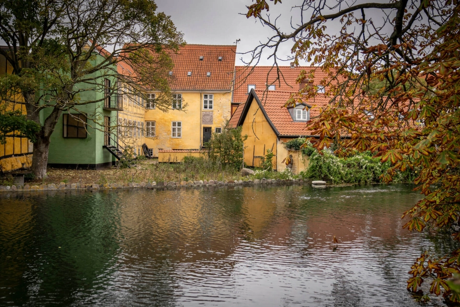Vurderingen af ansøgere til kystpuljen skal fremover ikke afhænge af boligernes pris, men af borgernes hjem.