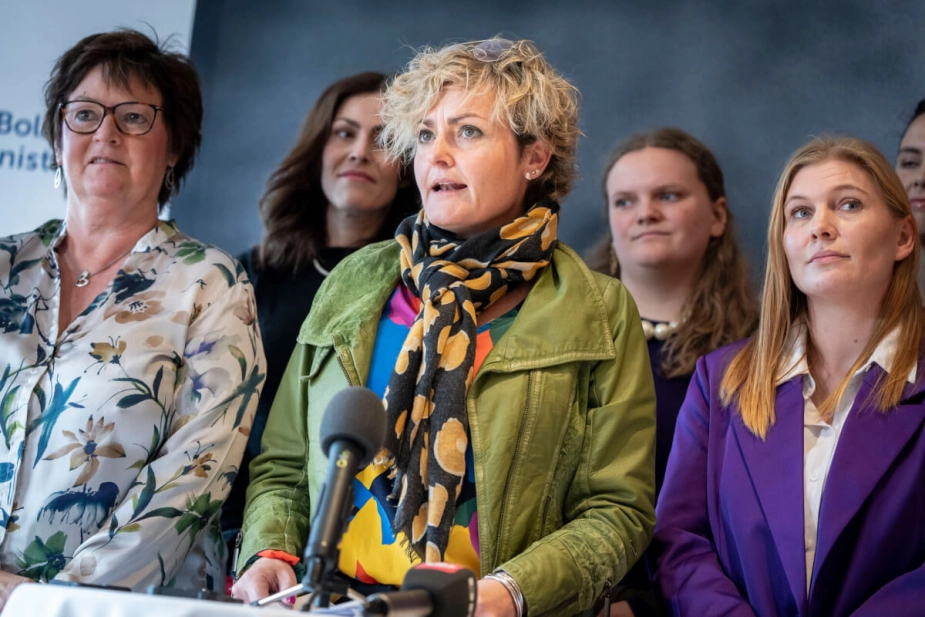 Snart kan socialministeren formentlig igen invitere til pressemøde i Socialministeriet.