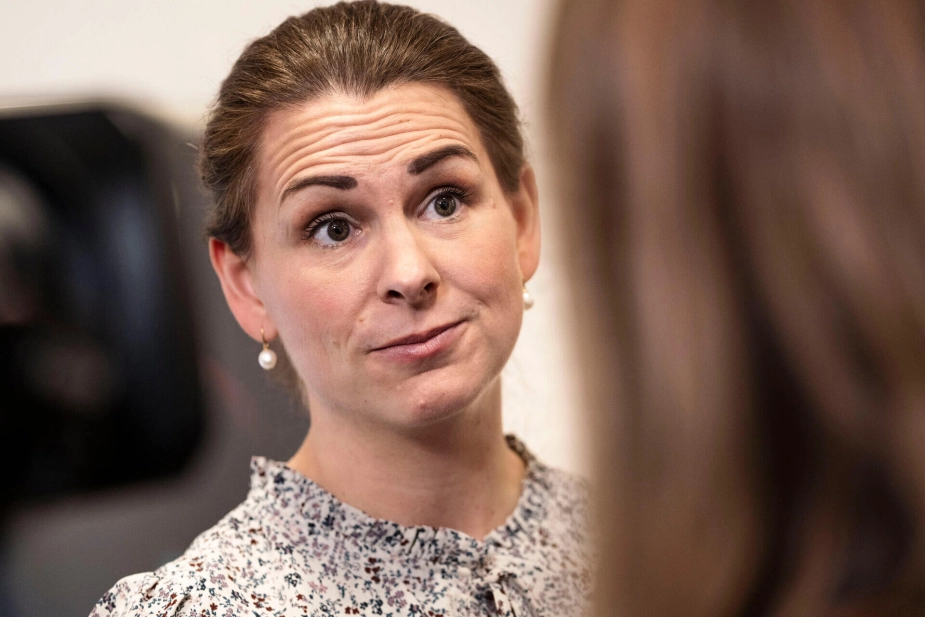 Mette Abildgaard (K) og de øvrige statsrevisorer har genstartet debatten om lovbrud i kommunerne.