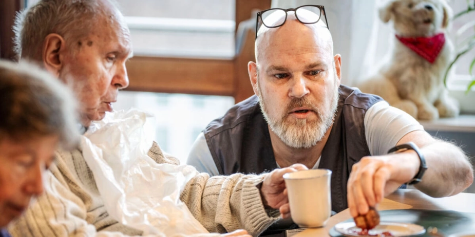 Ældreområdet har været presset gennem de seneste år på økonomien. Selv om kommunerne har fået flere penge til ældreområdet på grund af det øgede antal ældre, så er pengene ikke gået fuldt ud til de ældre.
