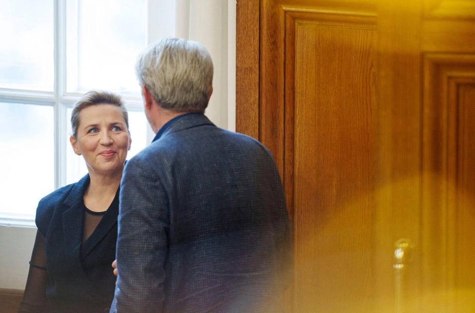Statsminister Mette Frederiksen kan glæde sig over, at SF og Karsten Hønge efter flere ugers tvivl nu melder klart ud.