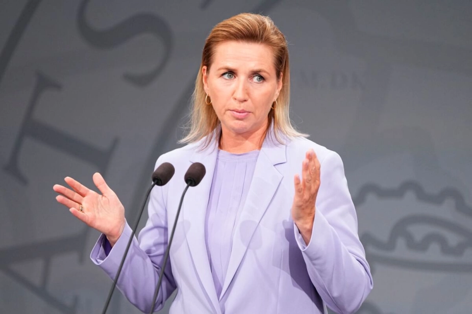 Mette Frederiksen (S) vil løse kommunernes likviditetsudfordringer, siger hun til pressemøde i Statsministeriet onsdag. Det bliver i denne uge, tilføjer Troels Lund Poulsen (V).