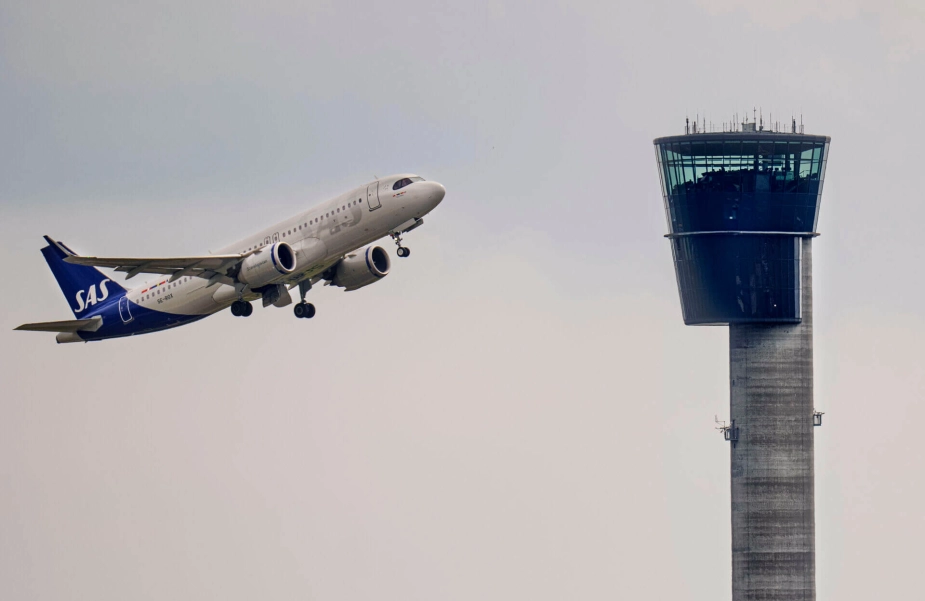Københavns Lufthavn har i år slået rekord for antal rejsende, men den bynære lufthavn skaber gener for lokalområdet.