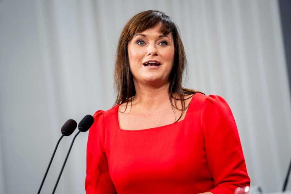 Indenrigs- og sundhedsminister Sophie Løhde (V) bekræfter, at regeringen vil afskaffe KMF'en og finde en løsning til at håndtere konsekvenserne for kommunerne også på kort sigt.