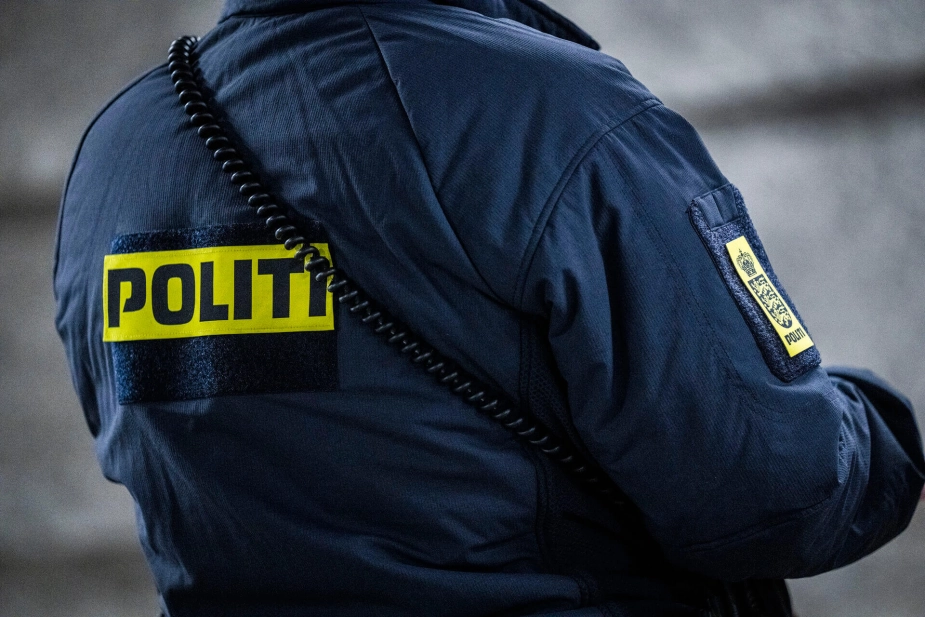 Politiet mener, at den tidligere medarbejder har svindlet kommunen for 1,8 millioner kroner.