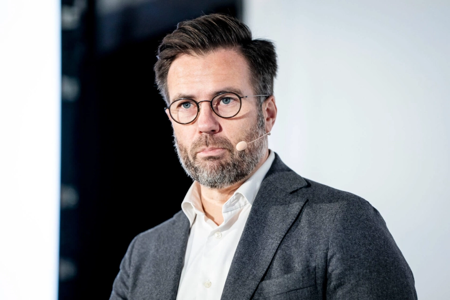 Odense-borgmester Peter Rahbæk Juel (S) afviser, at headhunterindsatsen for Novo Nordisk er fast kommunal praksis. Han ønsker ikke at fortælle DR, om medarbejderens ageren får konsekvenser.