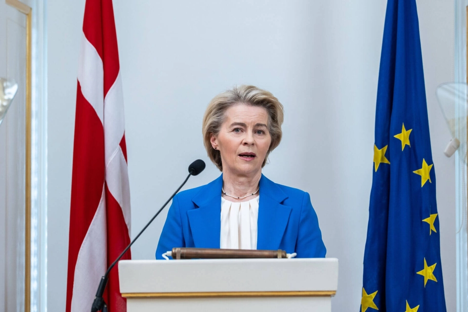 Ursula von der Leyen er med, når Aarhus markerer den danske overtagelse af EU-formandskabet til sommer. Her ses hun på Hærens Officersskole i København.