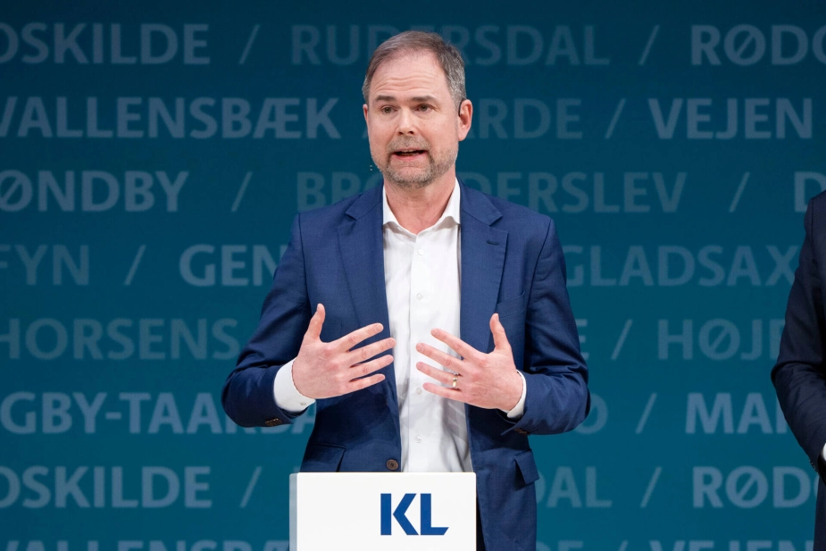 Finansminister Nicolai Wammen (S) anslår, at SVM-regeringen har fremsat love, der fjerner for omkring 500 mio. kr. i kommunal administration.