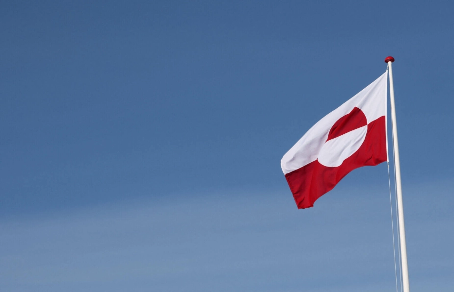 I alt 1573 børnesager om anbringelse uden for hjemmet venter på en afgørelse, hvilket svarer til 11,78 procent af alle børn i Grønland.