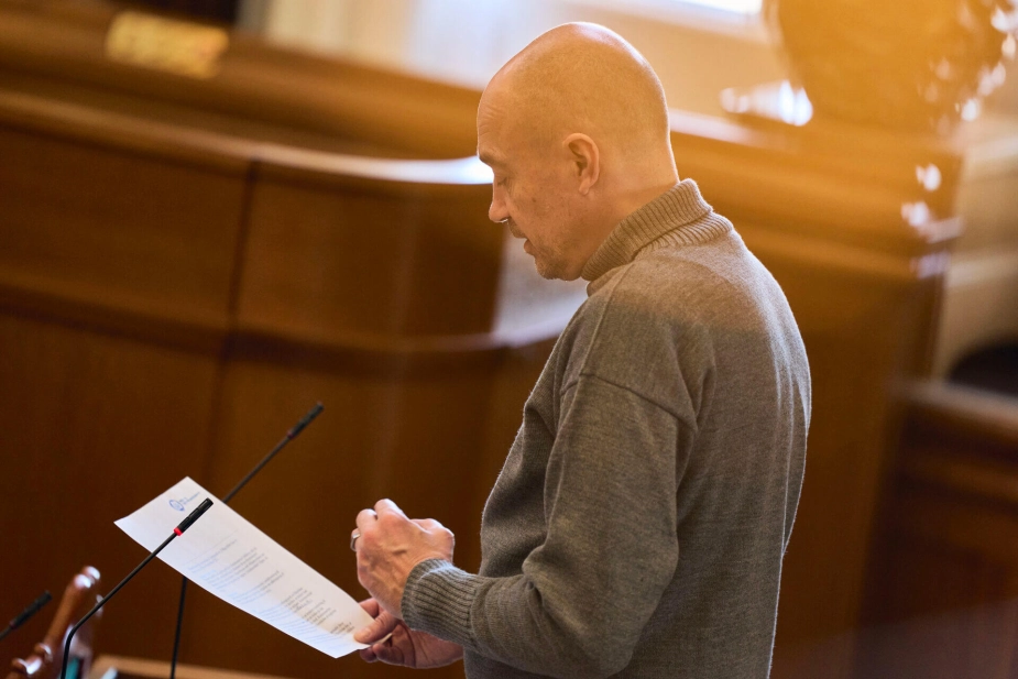 Miljøminister Magnus Heunicke (S) har siden sommer forbudt 33 sprøjtemidler. Men beskyttelsen af drikkevandet kræver yderligere handling, mener brancheorganisationer.