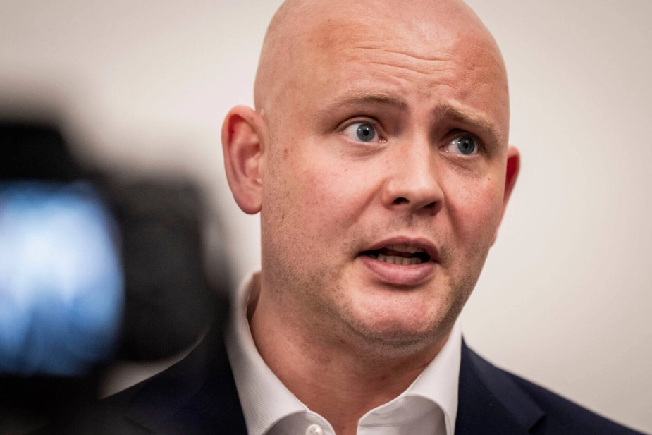 Der var noget ekstraordinært, kulturminister Jacob Engel-Scmidt, der på regeringens vegne søndag meddelte at man vil finde 15 mio. kr til kontanthjælpsområdet.