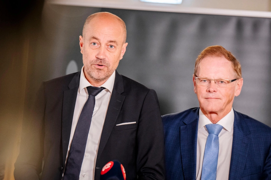 V-miljøordfører Erling Bonnesen står bag miljøminister Magnus Heunicke (S) i debatten om central sortering og teknologiens modenhed.