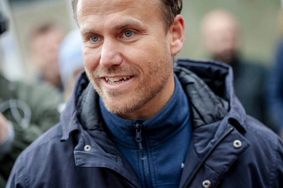 "Nogle af de fodboldklubber, hvor der er stabilitet og kontinuitet, der opnår man jo netop store resultater. Det kunne være en Jürgen Klopp i Liverpool eller en Pep Guardiola i Manchester City. Det er nogle gange godt, at man holder ved. Det synes jeg stadig, at vi har gjort i Herlev med Jesper Zwisler, og det vil vi forsøge at gøre fremadrettet," siger Marco Damgaard (S) til NB-Kommune.