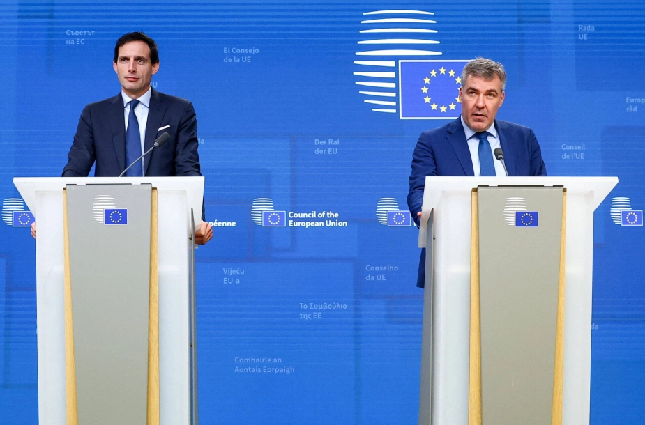Klima-, energi- og forsyningsminister Lars Aagaard (th.) præsenterede på en pressekonference onsdag EU-landenes nye klimamål sammen med klimakommissær Wopke Hoekstra.
