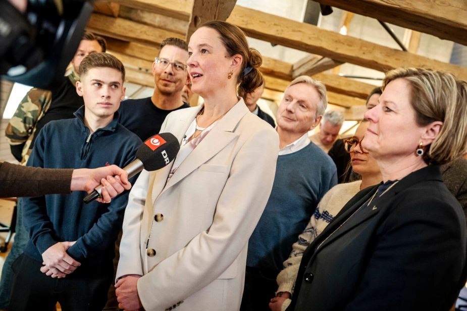 Borgmester Marie-Louise Brehm Nielsen (Din Stemme) og andre politikere har opsagt deres kommunalt betalte abonnementer hos lokalavis. To professorer i forvaltningsret vurderer, at en opsigelse som straf for kritisk journalistik formentlig er ulovlig.
