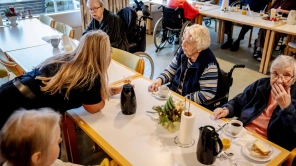 Regeringsforhandlingerne forsinker løsning på nærmest ubrugelig plejehjemsundersøgelse