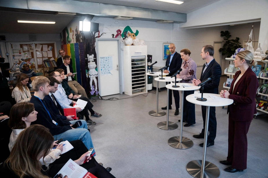 Statsminister Mette Frederiksen, finansminister Nicolai Wammen, børne- og undervisningsminister Mattias Tesfaye samt Christina Krzyrosiak Hansen, borgmester i Holbæk og formand for KLs børne- og undervisningsudvalg præsenterer S-udspillet Lilleskolen.