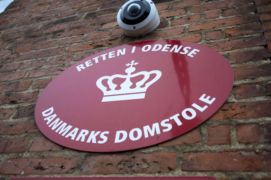 Onsdag eftermiddag fremstilles seks mænd i grundlovsforhør ved Retten i Odense. De er sigtet for et knivoverfald i februar.