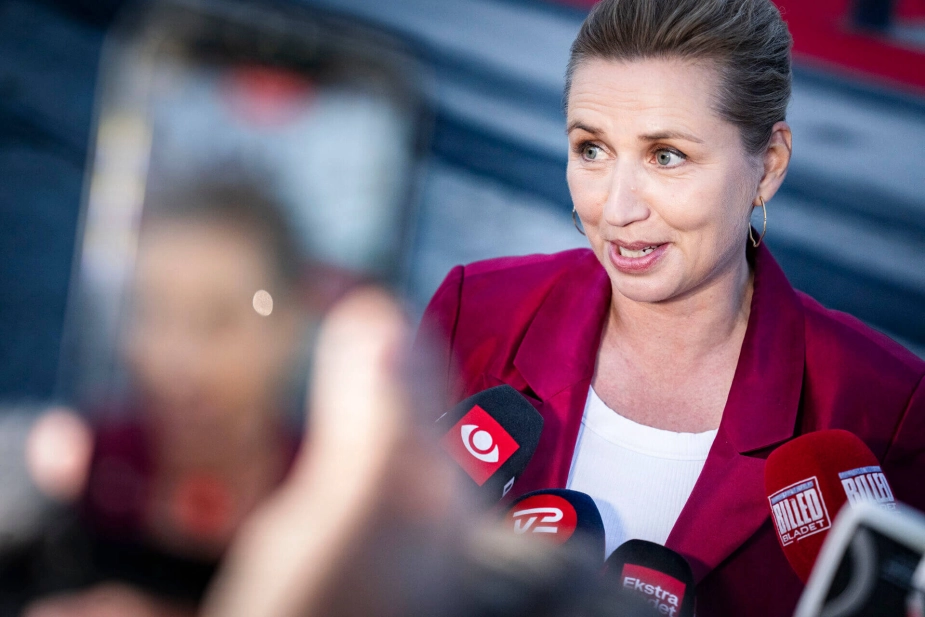 Statsminister Mette Frederiksen (S) præsenterer tirsdag regeringsgrundlaget for den nye regering, som består af Socialdemokratiet, SF, Moderaterne og De Radikale. Foto: [Fotograf/navn]