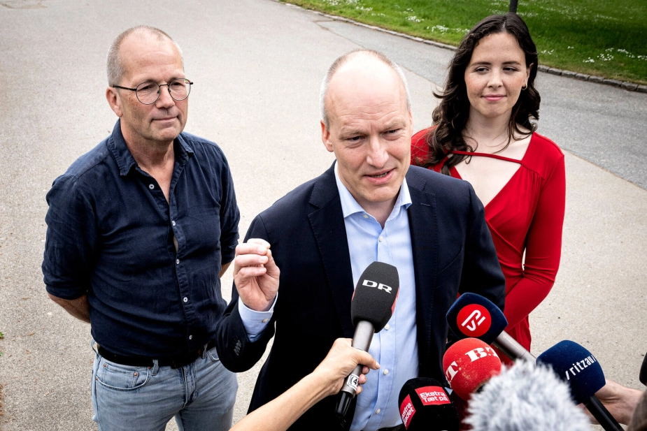 Vi starter med førtidspensionister, kronikere og sårbare allerede næste år. Derefter bygger vi videre, så vi om maksimalt ti år har gjort tandlægen gratis for alle danskere, siger Enhedslistens politiske leder, Pelle Dragsted.