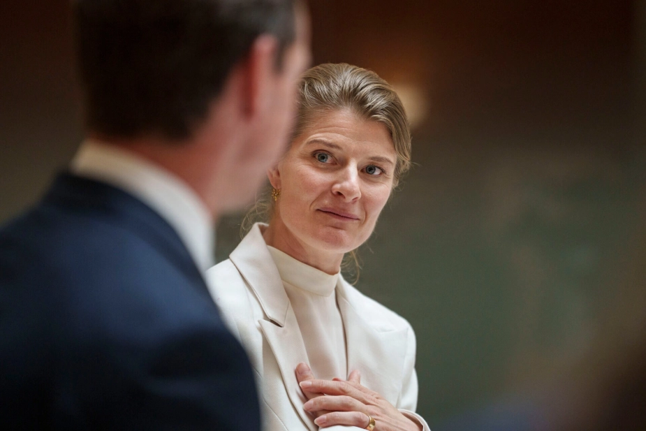Ane Halsboe-Jørgensen (S) er tilbage som beskæftigelsesminister efter otte måneder væk fra posten. Hun lover kommunerne arbejdsro til at implementere beskæftigelsesreformen, men afviser ikke justeringer, hvis reformen viser sig ikke at fungere efter hensigten.