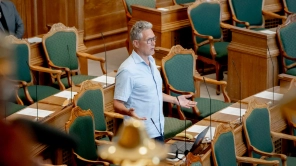 Partier samler igen flertal uden om regeringen til forvaltningsdomstol