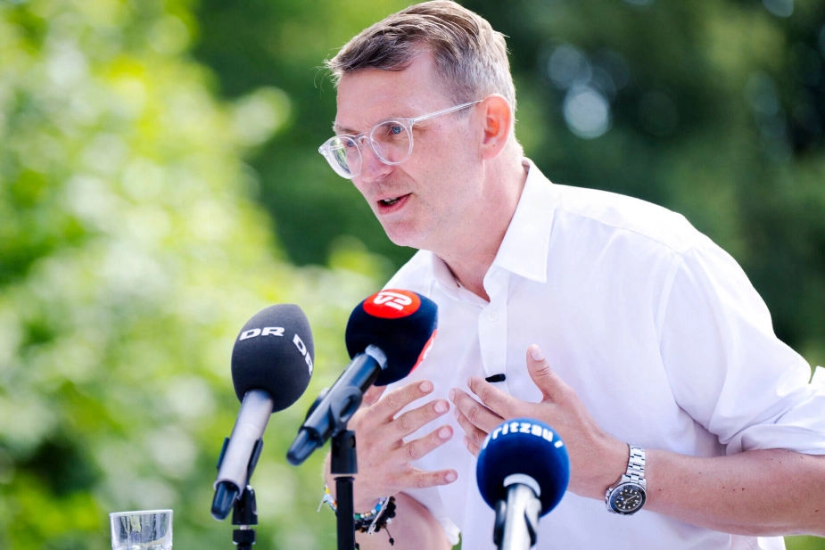 "Det er en kæmpe hovedpine for Troels Lund Poulsen, og spørgsmålet er, om han overhovedet kan få det her under kontrol igen," skriver Hans Redder i en analyse på TV 2.
