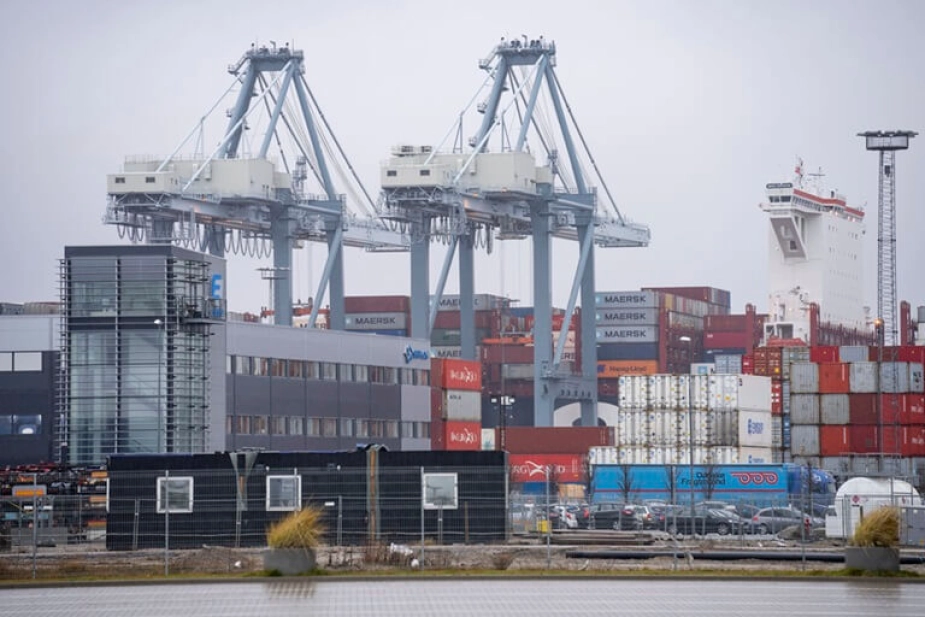 En udvidelse af Aarhus Havn - Danmarks største industrihavn - er sat i bero. Forberedelserne har ellers varet i syv år.
