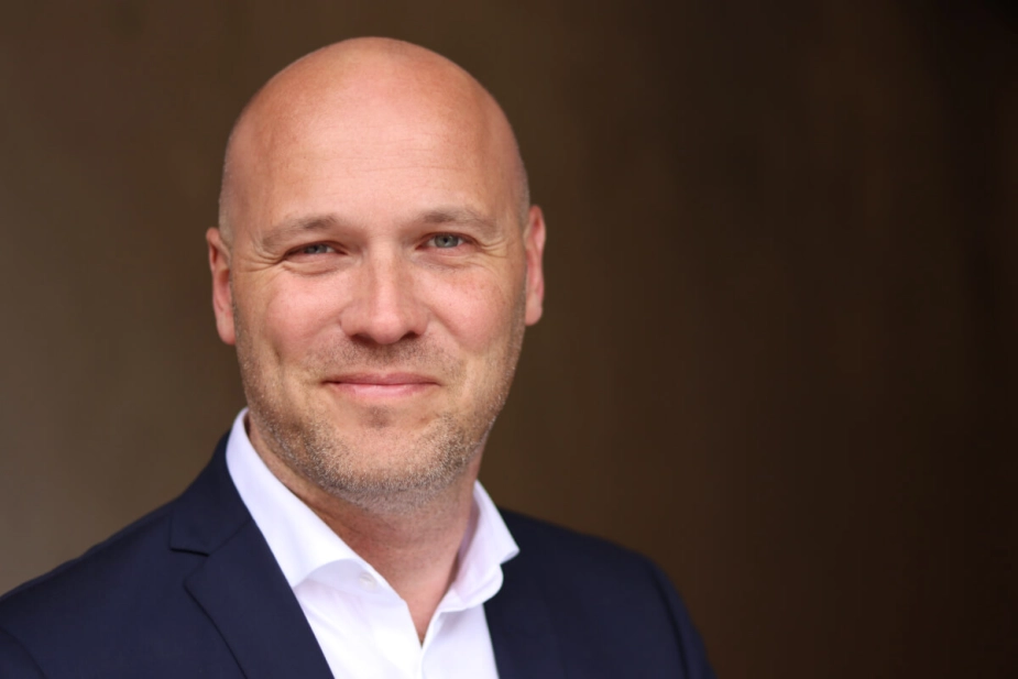 Danske Regioners formand, Anders Kühnau (S), udtaler før sættemødet med regeringen, at udgifterne til sundhed stiger mere og hurtigere, end der er taget højde for, når regeringen kun dækker udgifterne, der følger en aldrende befolkning.