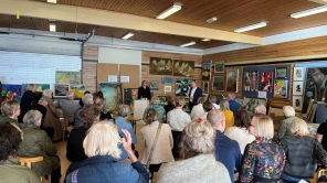 Kommune-kunst under hammeren: 60 værker solgt på auktion i Ebeltoft