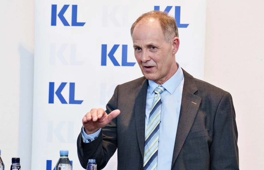 KL-formand Martin Damm skal fredag forsøge at skabe enighed blandt landets borgmestre om KL's linje både om en kommende udligningsreform og om de forestående forhandlinger med regeringen om selvbudgettering, grundskyld og fremtiden for det ekstraordinære finanseringstilskud, som kommunerne fik sidste år efter pludselige og store udsving i balancetilskuddet.